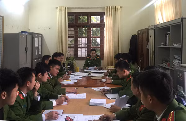Công an huyện Bạch Thông đang họp bàn kế hoạch phá án.