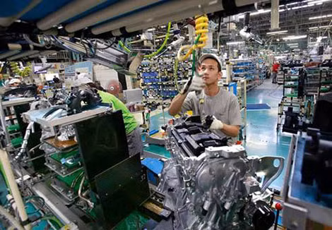 Một dây chuyền sản xuất ôtô của hãng Nissan ở Yokohama.
