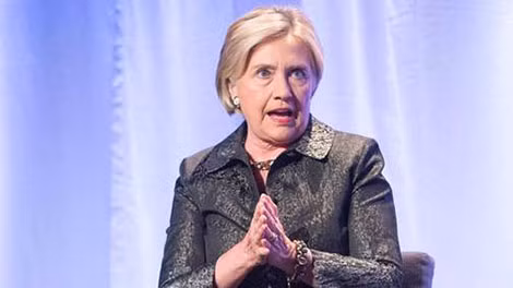 Cựu Ngoại trưởng Mỹ Hillary Clinton bác bỏ các thông tin điều tra liên quan đến bà. Cựu Ngoại trưởng Mỹ Hillary Clinton bác bỏ các thông tin điều tra liên quan đến bà.