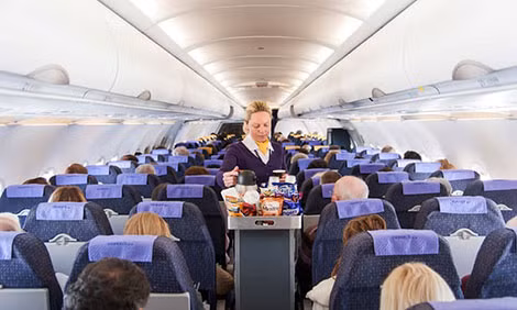 Trên một trong những chuyến bay cuối cùng của Monarch Airlines sáng 2-10.