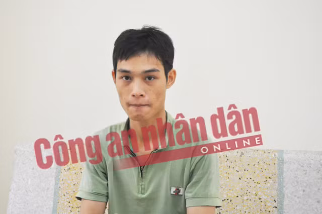Hưng tại cơ quan Công an.
