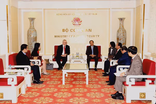 Toàn cảnh buổi tiếp. Toàn cảnh buổi tiếp.