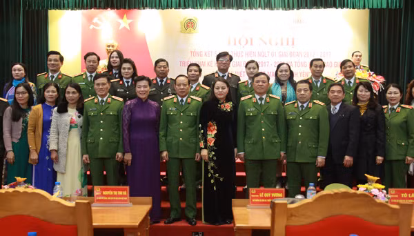Đồng chí Nguyễn Thị Thu Hà và Thứ trưởng Lê Qúy Vương và các đại biểu tại Hội nghị. Đồng chí Nguyễn Thị Thu Hà và Thứ trưởng Lê Qúy Vương và các đại biểu tại Hội nghị.