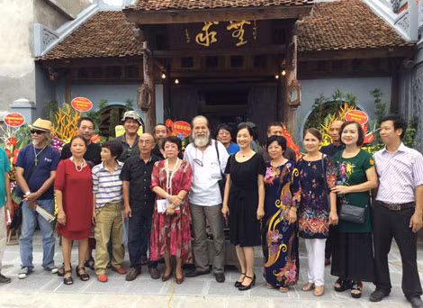Khách đến thăm nhà lưu niệm Kim Lân.