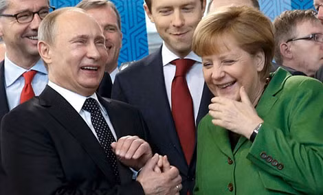 Tổng thống Nga Putin và Thủ tướng Đức A.Merken. Ảnh: Euronews.