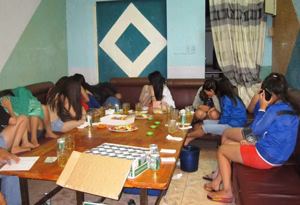 Hiện trường điểm karaoke lúc bị kiểm tra.