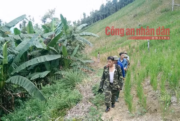 Phóng viên Báo điện tử CAND theo chân các trinh sát trong hành trình truy bắt Tẩn Láo Lở.