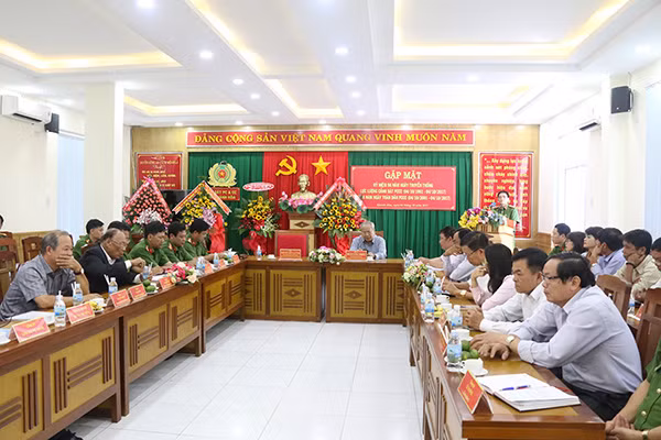 Ôn lại truyền thống vẻ vang của lực lượng Cảnh sát PCCC.