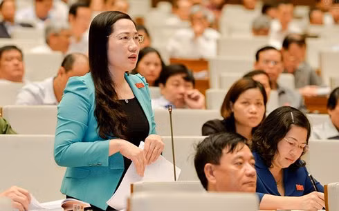 Đại biểu Nguyễn Thị Thuỷ, Uỷ viên Thường trực Uỷ ban Tư pháp của Quốc hội. Đại biểu Nguyễn Thị Thuỷ, Uỷ viên Thường trực Uỷ ban Tư pháp của Quốc hội.