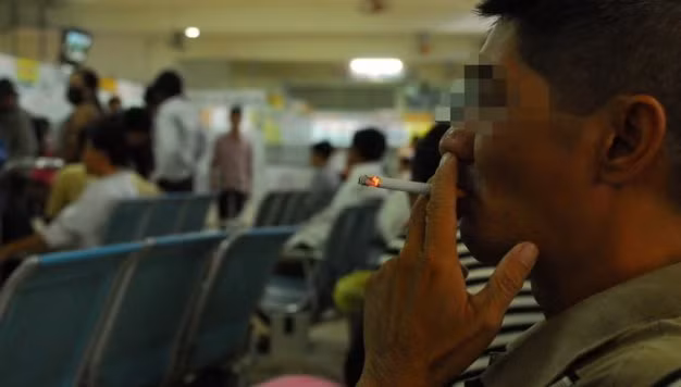 Xây dựng môi trường không khói thuốc lá tại nơi công cộng (ảnh minh họa).