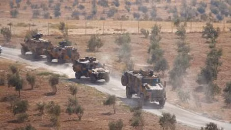 Đoàn xe quân đội Thổ Nhĩ Kỳ tại biên giới giáp với tỉnh Idlib của Syria, ngày 8-10.