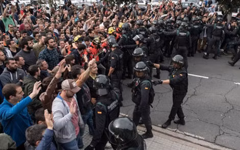 Biểu tình ở Tây Ban Nha liên quan đến trưng cầu dân ý đòi độc lập cho Catalonia.