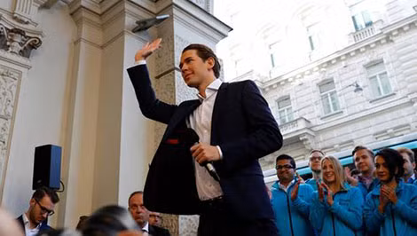 Lãnh đạo đảng bảo thủ (OeVP) Sebastian Kurz, 31 tuổi, lúc vận động tranh cử tại Vienna (Áo).