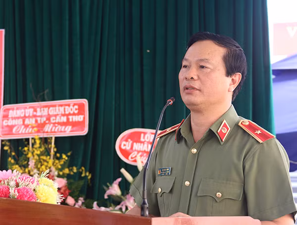 Thiếu tướng, GS.TS Bùi Minh Giám, phát biểu tại lễ khai giảng.