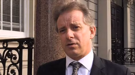 Cựu điệp viên Anh (MI-6) Christopher Steele. Cựu điệp viên Anh (MI-6) Christopher Steele.