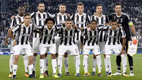 Đội bóng Juventus cũng phải nộp phạt 300.000 euro.