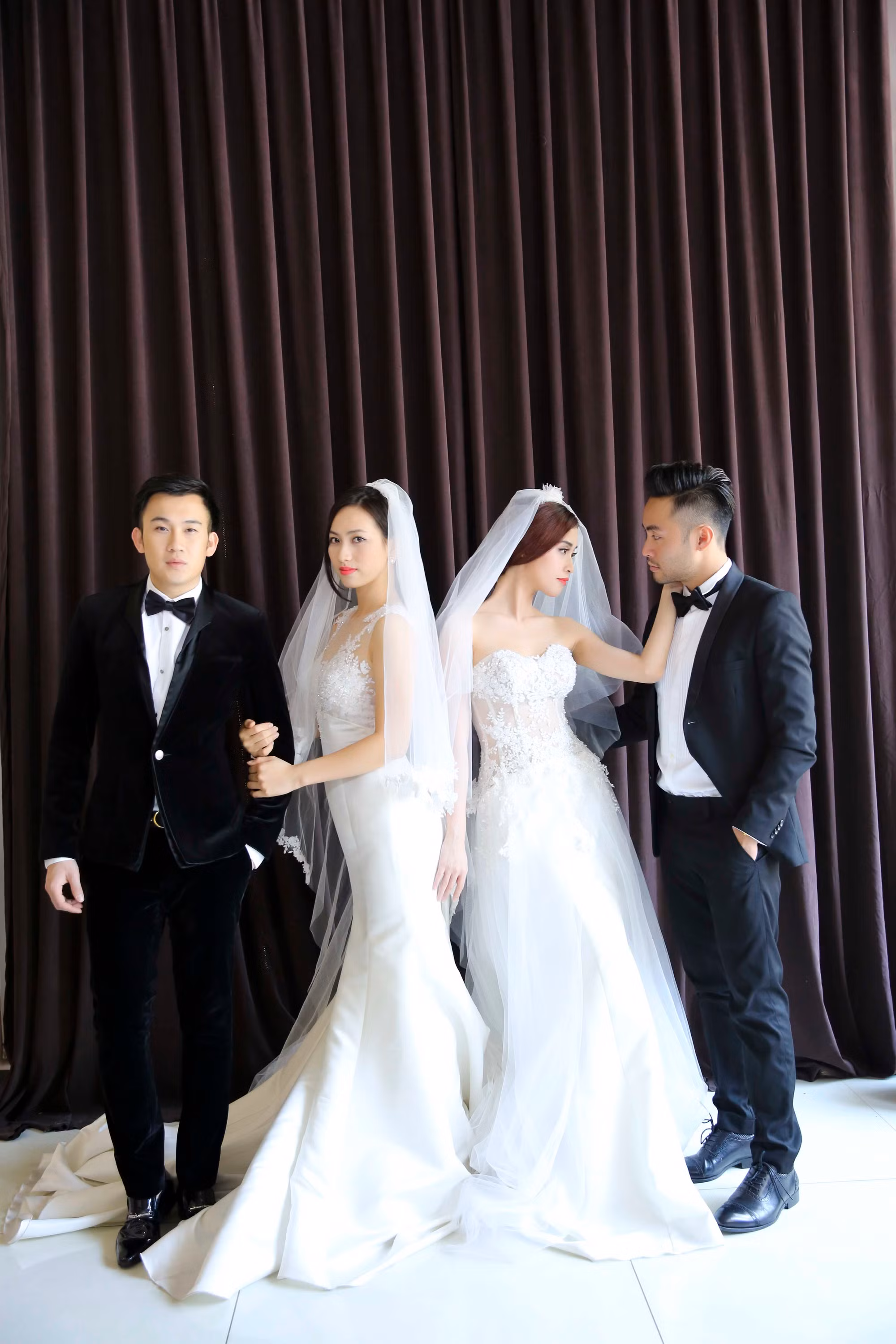 Đây cũng là sản phẩm tái ngộ của Dương Triệu Vũ và người yêu “tin đồn” Mai Hồ sau thành công của MV “Những giấc mộng dài”. Đây cũng là sản phẩm tái ngộ của Dương Triệu Vũ và người yêu “tin đồn” Mai Hồ sau thành công của MV “Những giấc mộng dài”.