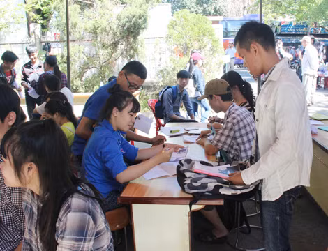 Hướng dẫn thí sinh làm thủ tục rút hồ sơ. Hướng dẫn thí sinh làm thủ tục rút hồ sơ.