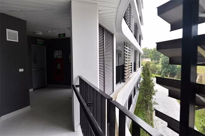 Cả hai mặt đều có hướng cảnh quan đẹp, thông thoáng, không khí trong lành. Tổng mức đã đầu tư toàn khu vực là 20 triệu USD.