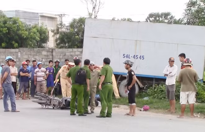 Hiện trường 1 vụ TNGT nghiêm trọng. Hiện trường 1 vụ TNGT nghiêm trọng.