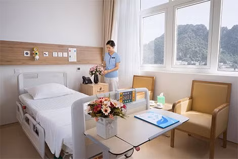 Vinmec Hạ Long được thiết kế khoa học, mỗi giường bệnh là một phòng bệnh, đảm bảo sự riêng tư và thoải mái cho mỗi người bệnh.