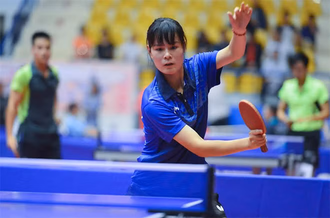 VĐV Nguyễn Thị Nga (Hà Nội) thể hiện phong độ đỉnh cao tại các trận bán kết gặp Phạm Thị Thu Hương ( Hà Nội T&T).
