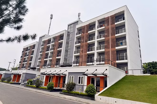Dãy phòng dành cho các học viên cao 6 tầng, trong đó có 86 phòng bao gồm 2 phòng chiến thuật, một phòng sinh hoạt chung.