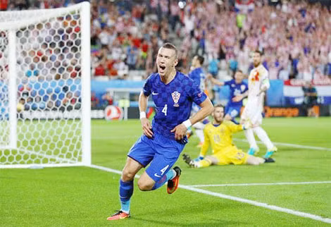 Ivan Perisic của ĐT Croatia tỏa sáng rực rỡ trên đất Pháp.
