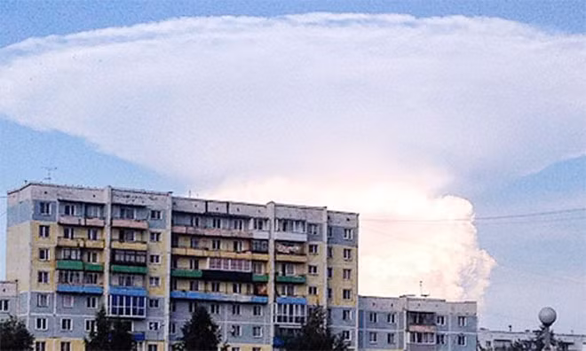 Hình ảnh đám mây hình nấm khổng lồ tại Kemerovo, miền Tây Siberia.