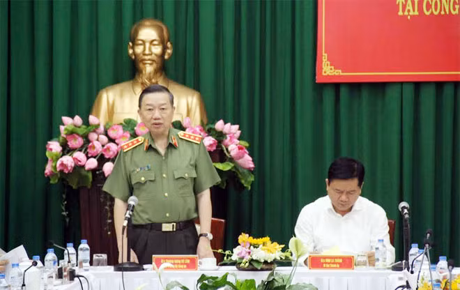 Bộ trưởng Tô Lâm phát biểu chỉ đạo tại buổi làm việc.