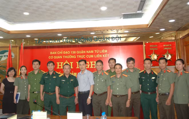 Các đại biểu dự cuộc họp sơ kết công tác phối hợp đảm bảo an ninh, trật tự.