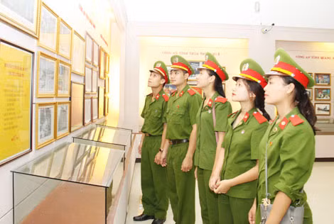 Sinh viên các trường CAND nỗ lực học tập, rèn luyện nâng cao trình độ mọi mặt. Ảnh Quỳnh Vinh.
