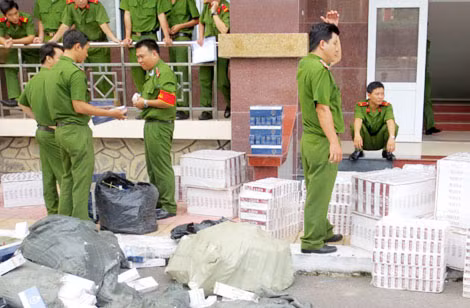 Người cung cấp tin cho lực lượng chức năng phá vụ buôn lậu có thể được nhận tới 200 triệu đồng.