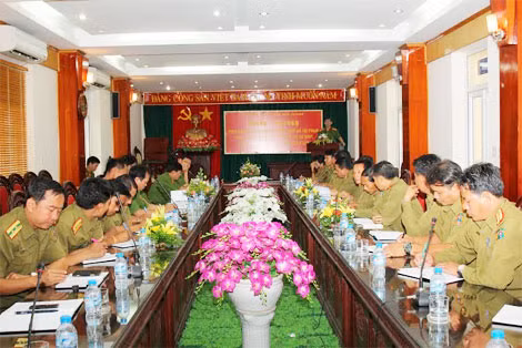 Đại tá Trần Ngọc Hợi – Phó Giám đốc Công an tỉnh Hà Nam phát biểu tại Hội nghị.