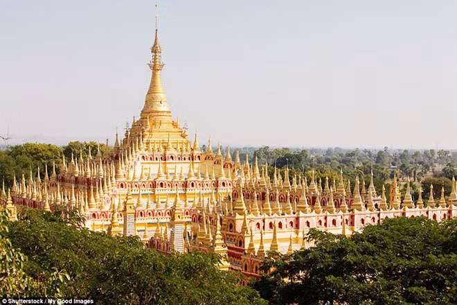 Chùa Thambuddhei Paya ở Monywa, Myanmar: Đền thờ Phật giáo này được hình thành từ năm 1303 và được xây dựng lại vào năm 1939. Chùa Thambuddhei Paya ở Monywa, Myanmar: Đền thờ Phật giáo này được hình thành từ năm 1303 và được xây dựng lại vào năm 1939.
