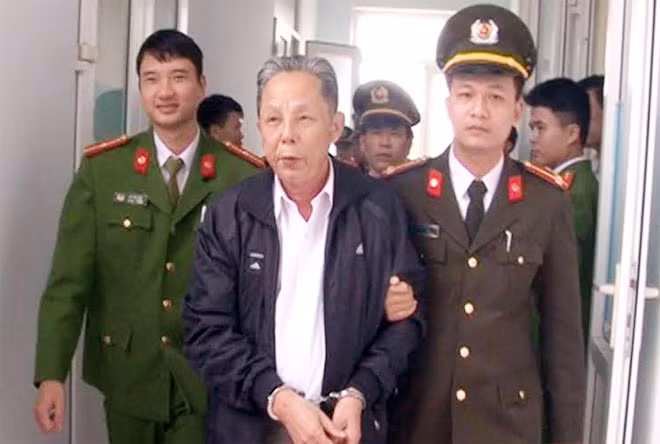 Cơ quan An ninh điều tra Công an tỉnh Thanh Hóa thi hành lệnh bắt tạm giam đối với Trần Văn Quân