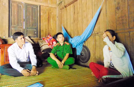 Cơ quan Công an và chính quyền địa phương thăm hỏi, động viên D.