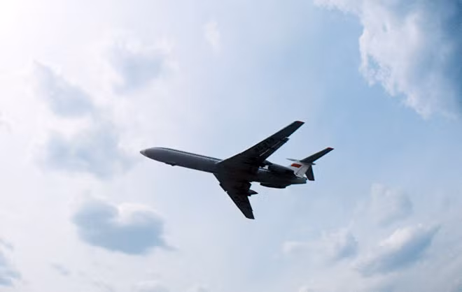 Máy bay quân sự TU-154.