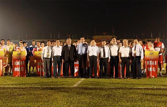 Các lãnh đạo tham gia lễ khai mạc BTV – Cup Number 1.