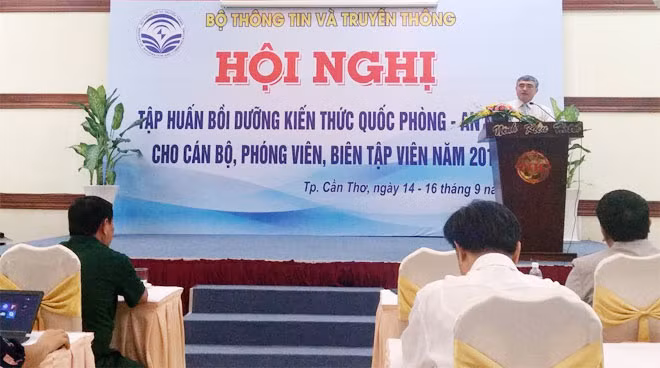 Thứ trưởng Bộ TT&TT Nguyễn Minh Hồng, phát biểu khai mạc Hội nghị. Thứ trưởng Bộ TT&TT Nguyễn Minh Hồng, phát biểu khai mạc Hội nghị.