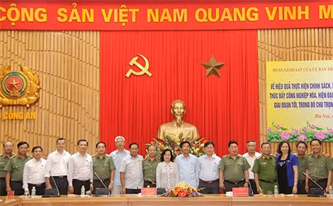 Các đại biểu tại buổi làm việc.