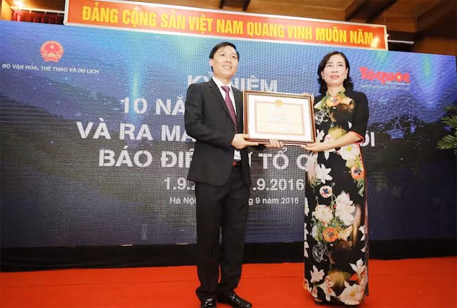 Báo Điện tử Tổ quốc nhận Bằng khen của Bộ trưởng Bộ VHTT&DL.