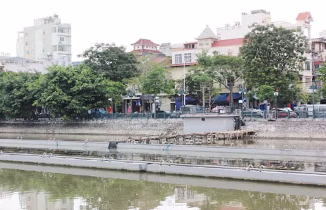 Công trình nhạc nước trên hồ Tam Bạc đang xuống cấp dù chưa được nghiệm thu.