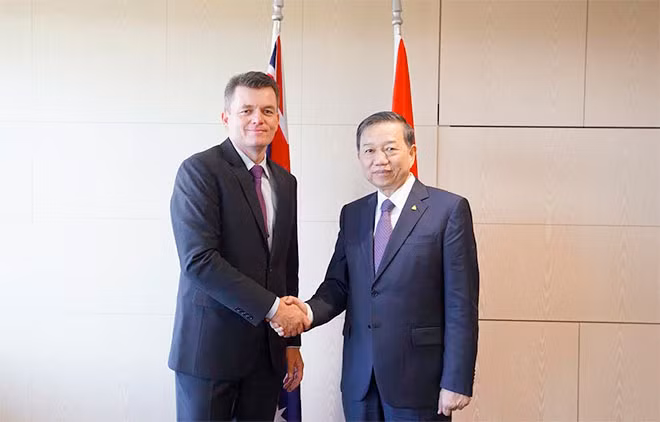 Bộ trưởng Tô Lâm và ngài Andrew Colvin, Tư lệnh Cảnh sát Liên bang Australia.