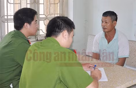 Cơ quan Công an lấy lời khai của Nguyễn Ngọc Quang.