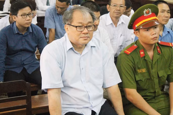 Phạm Công Danh tại phiên tòa khai mạc. Phạm Công Danh tại phiên tòa khai mạc.