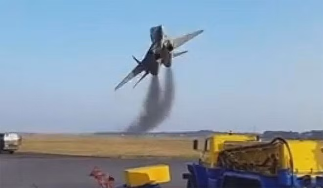 MiG-29 của Nga gặp nạn khi cố hạ cánh xuống tàu sân bay Đô đốc Kuznetsov