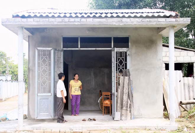 Một căn nhà tránh bão lũ ở xã Lộc Trì vừa được xây dựng hoàn thiện.