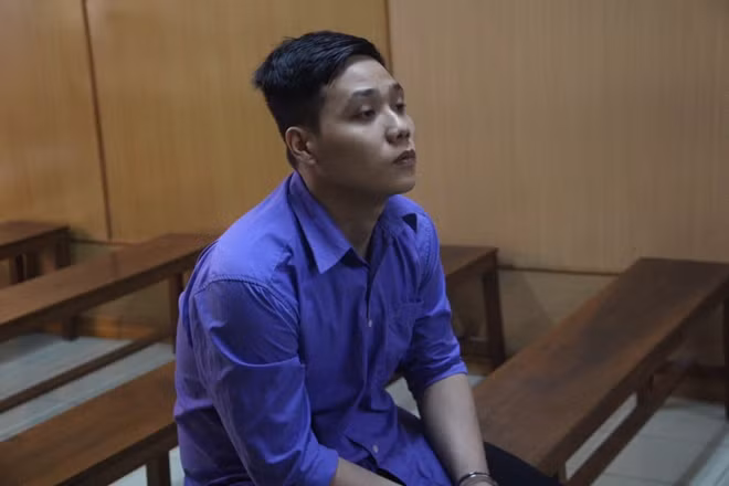 Bị cáo Lê Long Trực tại phiên tòa Bị cáo Lê Long Trực tại phiên tòa