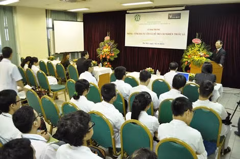 Hình ảnh buổi khai trương phòng-tổng đài tư vấn và hỗ trợ cai nghiện thuốc lá miễn phí. Hình ảnh buổi khai trương phòng-tổng đài tư vấn và hỗ trợ cai nghiện thuốc lá miễn phí.